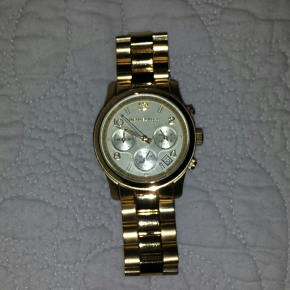 Ladies Gold Michael Kors watch - Picture 1 of 3